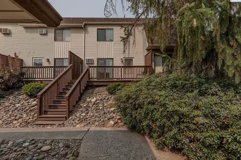 Exterior - 600 SW Crestview St #15, Pullman, WA 99163 photo 3 of 6