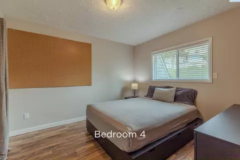 Bedroom - 600 SW Crestview St #15, Pullman, WA 99163 photo 9 of 11