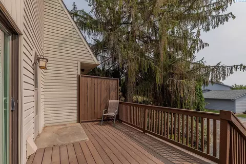 Exterior - 600 SW Crestview St #15, Pullman, WA 99163 photo 2 of 6