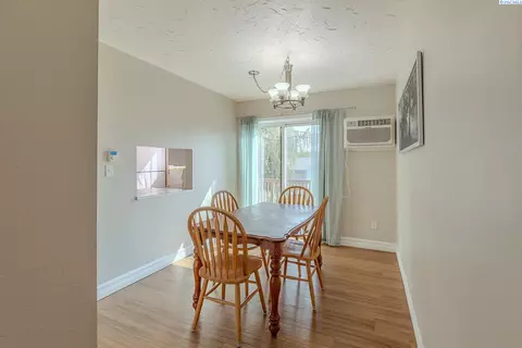 Dining - 600 SW Crestview St #15, Pullman, WA 99163 photo 1 of 1