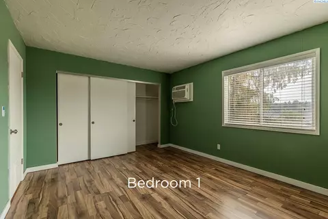 Bedroom - 600 SW Crestview St #15, Pullman, WA 99163 photo 3 of 11