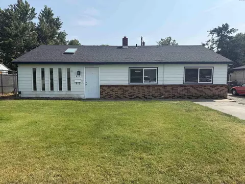 817 S Garfield St, Kennewick, WA 99336