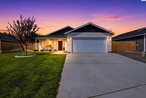 1511 13th St, Benton City, WA 99320