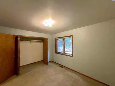 Bedroom - 835 SE Lori Ct, Pullman, WA 99163 photo 5 of 6