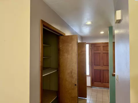 Entry Way - 835 SE Lori Ct, Pullman, WA 99163 photo 1 of 1