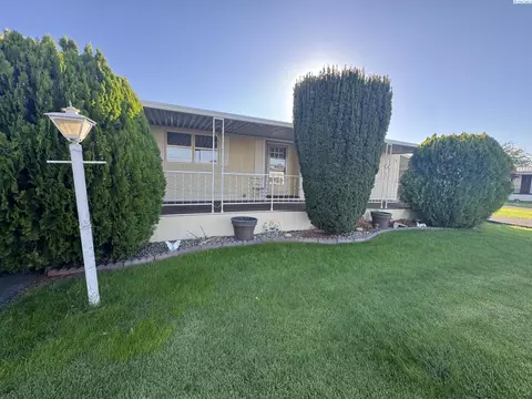 55 W Washington Ave #3, Yakima, WA 98903