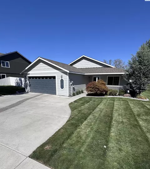 438 Charbonneau Dr, Richland, WA 99352