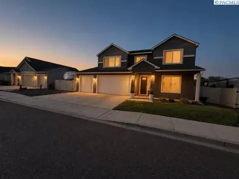 1554 W 32nd Ave, Kennewick, WA 99337