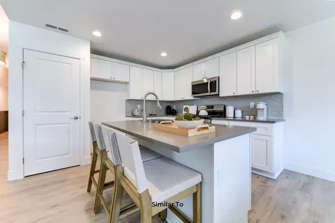 Kitchen - 5908 Redtail Dr, Pasco, WA 99301 photo 2 of 5