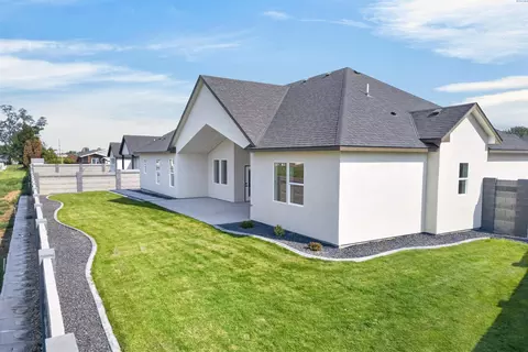 Exterior - 7709 Allison Ct, Pasco, WA 99301 photo 2 of 2