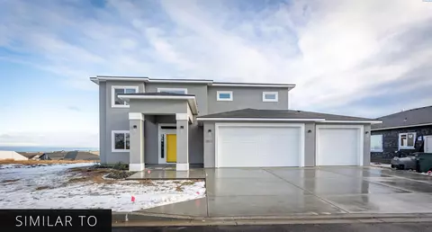 1122 S Florida Loop, Kennewick, WA 99338