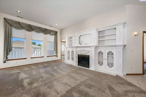 Living - 105 Bellerive, Pasco, WA 99301 photo 1 of 4