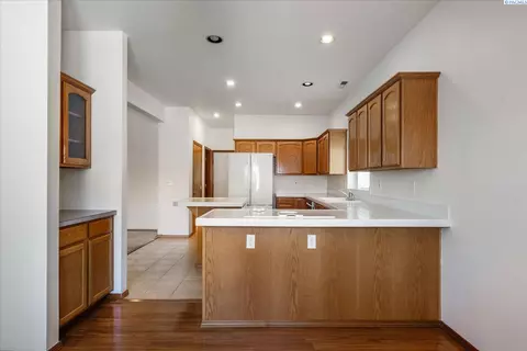 Kitchen - 105 Bellerive, Pasco, WA 99301 photo 1 of 3
