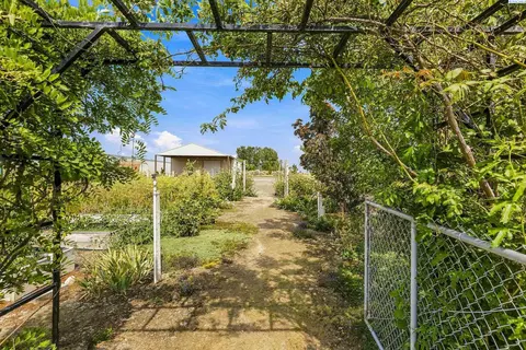 Exterior - 2573 Hanson Loop, Burbank, WA 99323 photo 5 of 12