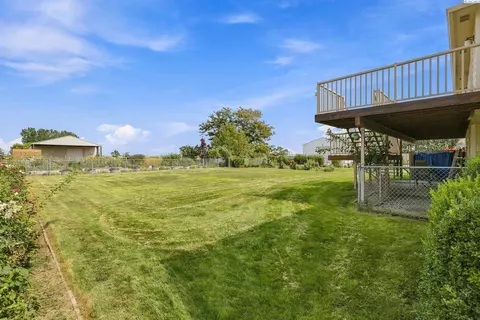 Exterior - 2573 Hanson Loop, Burbank, WA 99323 photo 6 of 12