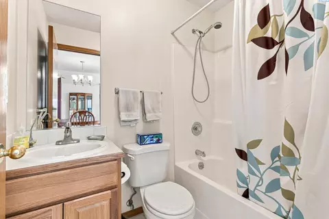 Bath - 2573 Hanson Loop, Burbank, WA 99323 photo 1 of 5