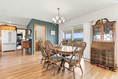 Dining - 2573 Hanson Loop, Burbank, WA 99323 photo 2 of 3