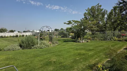 Exterior - 2573 Hanson Loop, Burbank, WA 99323 photo 11 of 12