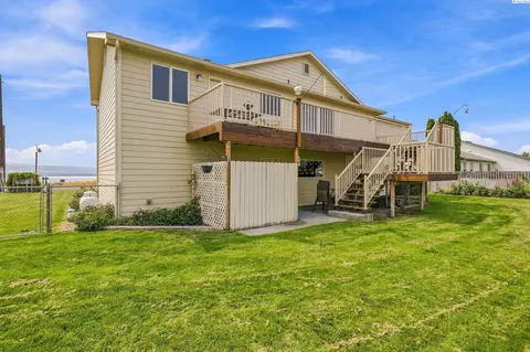 Exterior - 2573 Hanson Loop, Burbank, WA 99323 photo 7 of 12