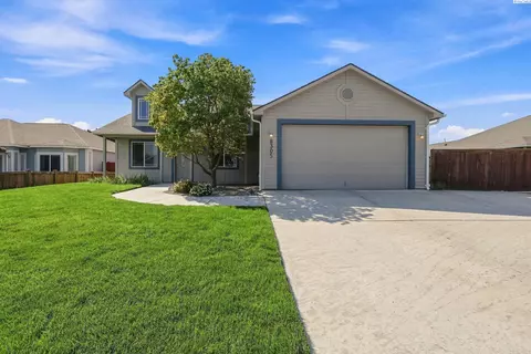 8305 W Clearwater Pl, Kennewick, WA 99336