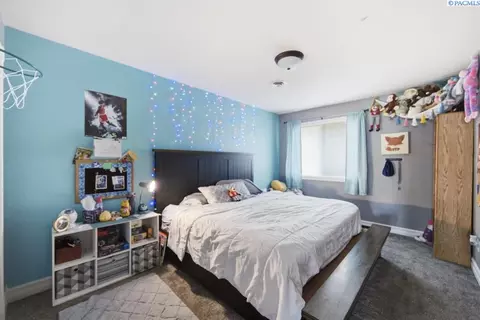 Bedroom - 715 SE Pheasant Run Ct, Pullman, WA 99163 photo 7 of 7