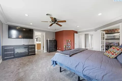 Bedroom - 715 SE Pheasant Run Ct, Pullman, WA 99163 photo 6 of 7