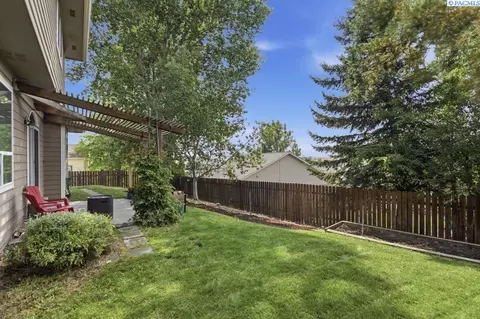 Exterior - 715 SE Pheasant Run Ct, Pullman, WA 99163 photo 5 of 6
