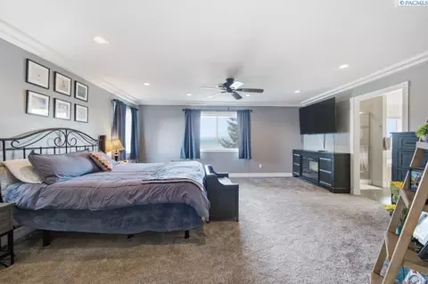 Bedroom - 715 SE Pheasant Run Ct, Pullman, WA 99163 photo 4 of 7