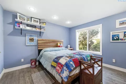 Bedroom - 715 SE Pheasant Run Ct, Pullman, WA 99163 photo 3 of 7