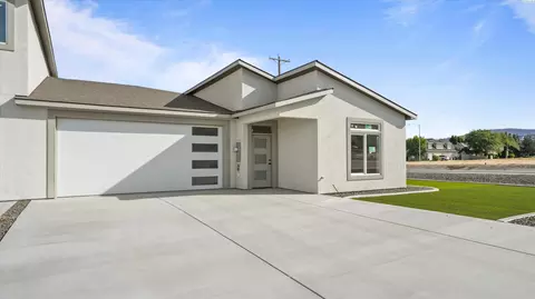 1101 Fairhaven Loop, Richland, WA 99352