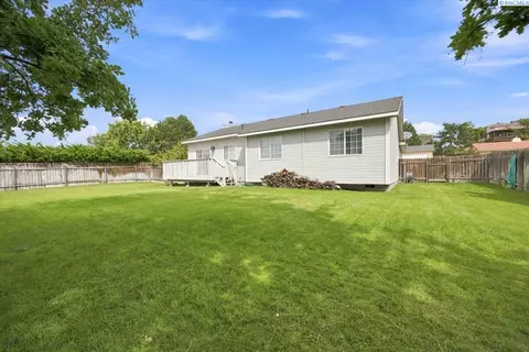 Exterior - 4314 Desert St, Pasco, WA 99301 photo 5 of 6