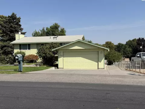 7320 W Yellowstone Ave, Kennewick, WA 99336