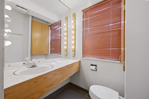 Bath - 1055 NE Indiana St, Pullman, WA 99163 photo 1 of 4