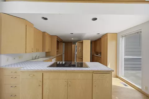 Kitchen - 1055 NE Indiana St, Pullman, WA 99163 photo 2 of 7