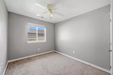 Bedroom - 1400 SW Lost Trail Dr, Pullman, WA 99163 photo 3 of 4