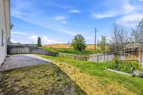 Exterior - 1400 SW Lost Trail Dr, Pullman, WA 99163 photo 6 of 7