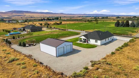 217 Lower County Line Rd, Prosser, WA 99350
