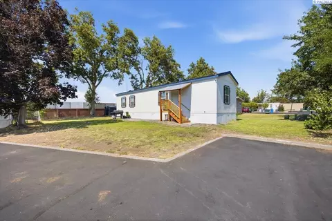 2021 Mahan Ave #G4, Richland, WA 99354