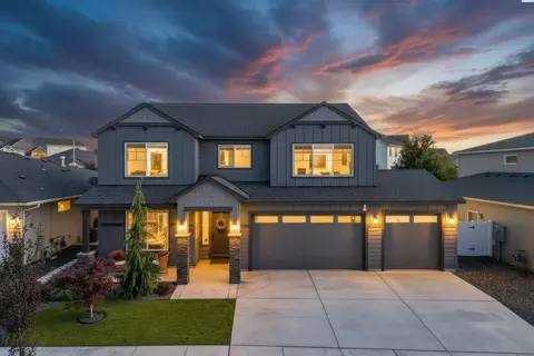 4689 White Dr, Richland, WA 99352