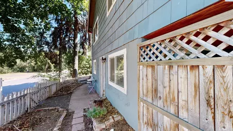Exterior - 560 SE Taylor St, Pullman, WA 99163 photo 2 of 3