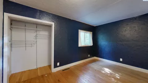Bedroom - 560 SE Taylor St, Pullman, WA 99163 photo 2 of 3