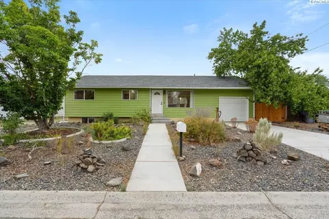 2035 Blue Ave, Richland, WA 99354
