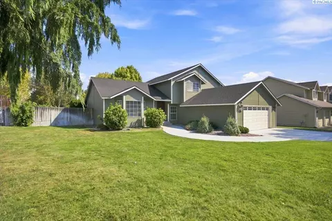 2738 Willowbrook Ave, Richland, WA 99352