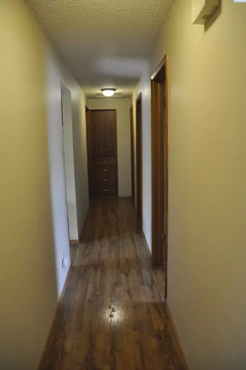 Entry Way - 425 NW North St, Pullman, WA 99163 photo 1 of 1
