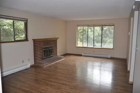 Living - 425 NW North St, Pullman, WA 99163 photo 1 of 5