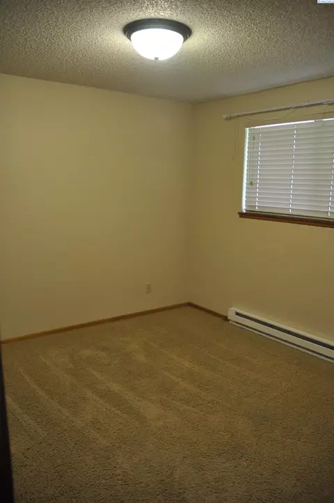 Bedroom - 425 NW North St, Pullman, WA 99163 photo 2 of 4