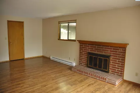 Living - 425 NW North St, Pullman, WA 99163 photo 3 of 5