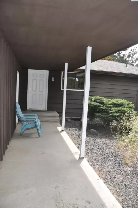 Exterior - 425 NW North St, Pullman, WA 99163 photo 2 of 8
