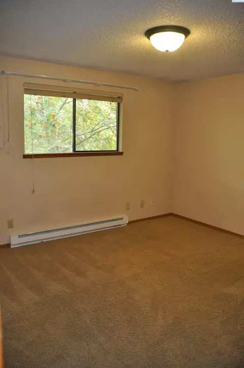 Bedroom - 425 NW North St, Pullman, WA 99163 photo 3 of 4
