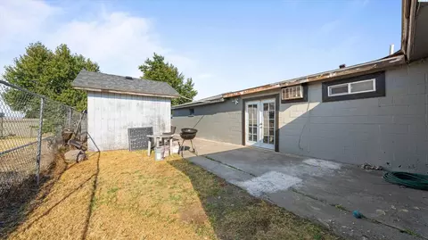 Exterior - 628 S Beech Ave, Pasco, WA 99301 photo 6 of 7